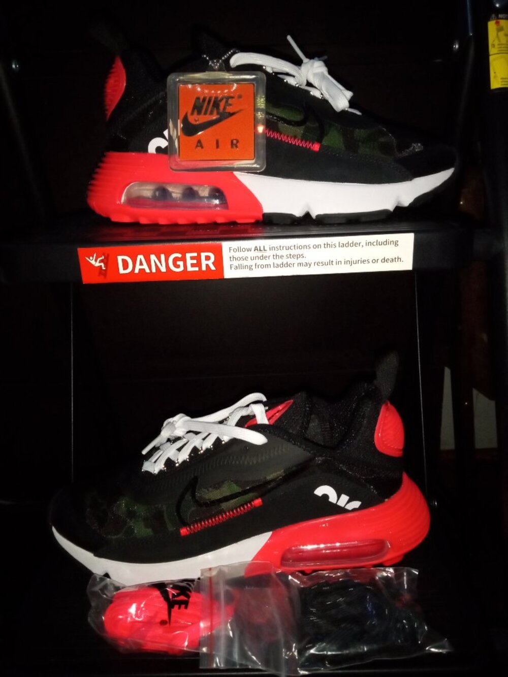 (NWT) Air Max 2090 ‘Infrared Duck Camo’ Mens 6